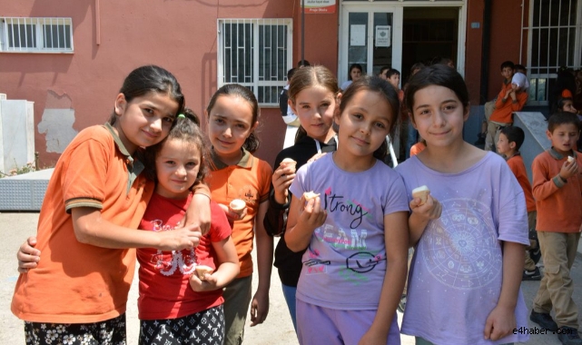 Belediye arazilerinden çocuklara salep dondurması 